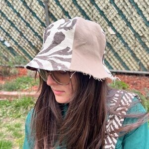 Upcycle hanmade hat doble face